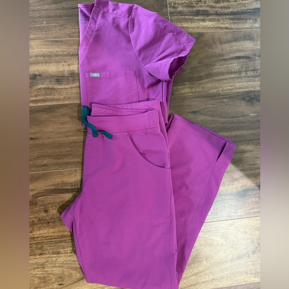 Figs Scrubs Set Fuscia